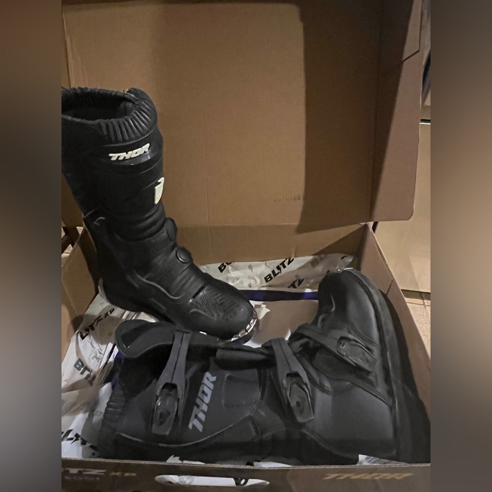 Thor Blitz youth motocross boots